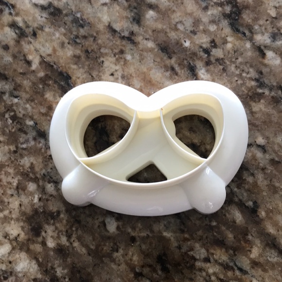 🥨Bella Pretzel Machine maker 🥨 - Picture 8 of 8
